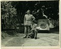 Leone Pastacaldi riceve la Lambretta dall'Italia, 1951